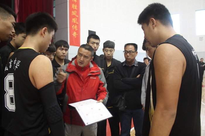 我校男籃獲得市中學生籃球賽冠軍